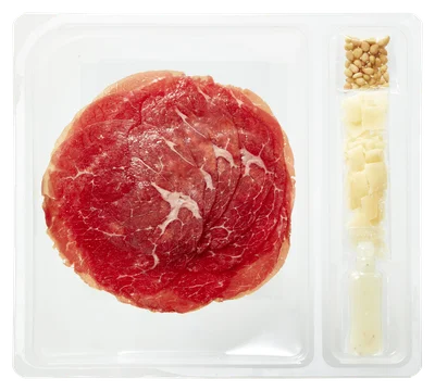 PLUS Carpaccio kaas pijnboompit dressing